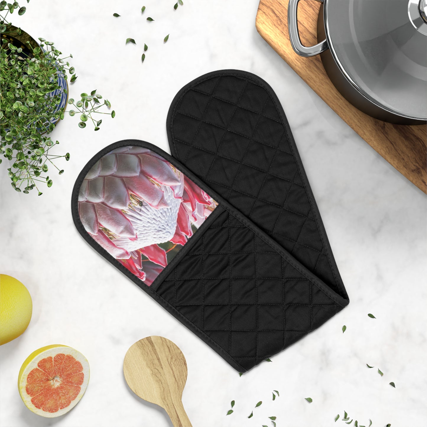 King Protea Oven Mitts
